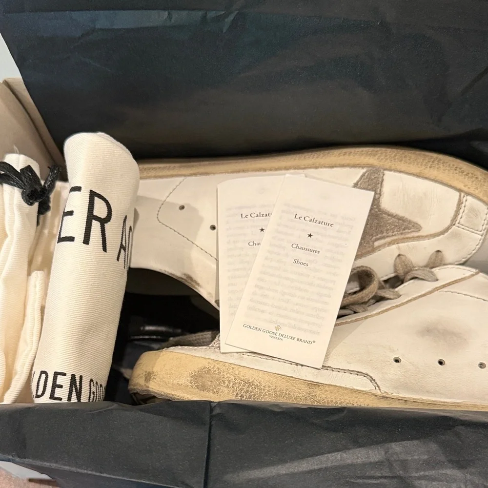 Golden Goose White Sneakers with Gray Star - Picture 6 of 8